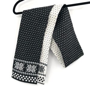 IGLOOS Scarf Snowflake Fair Isle Intarsia Black White Warm Winter Accessory